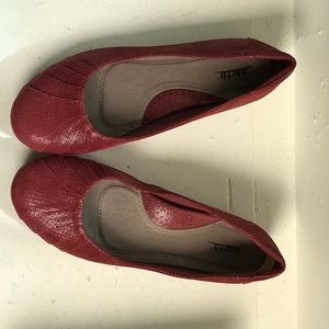 Burgundy Earth flats, size 9.5